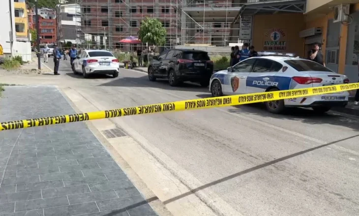 Dy prej të plagosurve në Laç në gjendje të rëndë, policia në kërkim të autorit