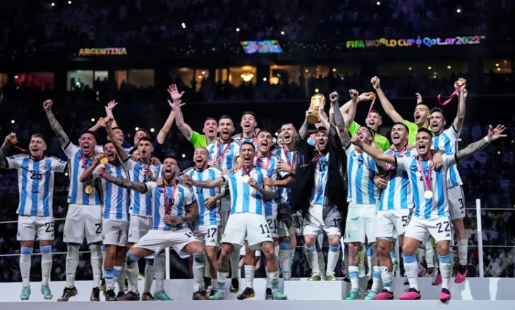 E duan Barcelona dhe United, klubi nxjerr në shitje kampionin e botës për 40 milionë