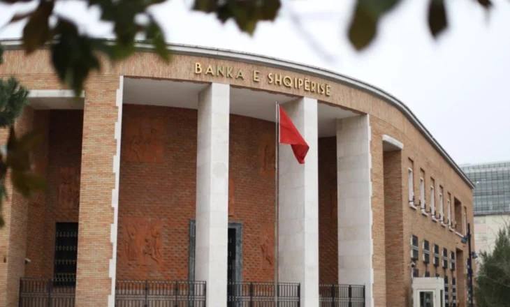 “Ekonomia do të ngadalësohet”, KE: Shkak pagat, rritja e konsumit dhe emigracioni! Banka e Shqipërisë: Ruajmë stabilitetin