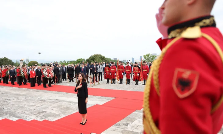 Elisa Spiropali kryen homazhe në Ditën e Dëshmorëve: Sakrifica e tyre është themeli i lirisë sonë