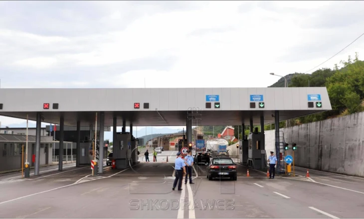 EMRAT – Ndalohen 3 policë dhe 1 doganier në Hanin e Hotit, lejuan kalimin e 442 kile kanabis në Malin e Zi