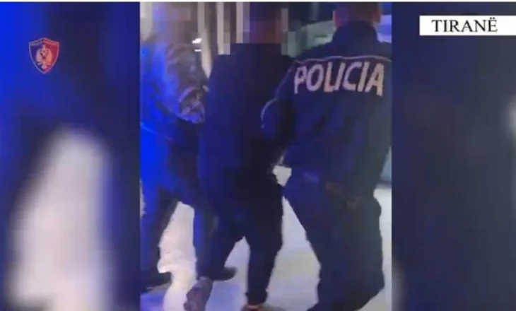 EMRI/ Dhunon dhe merr peng në makinë një 31-vjeçar, arrestohet 44-vjeçari në Tiranë