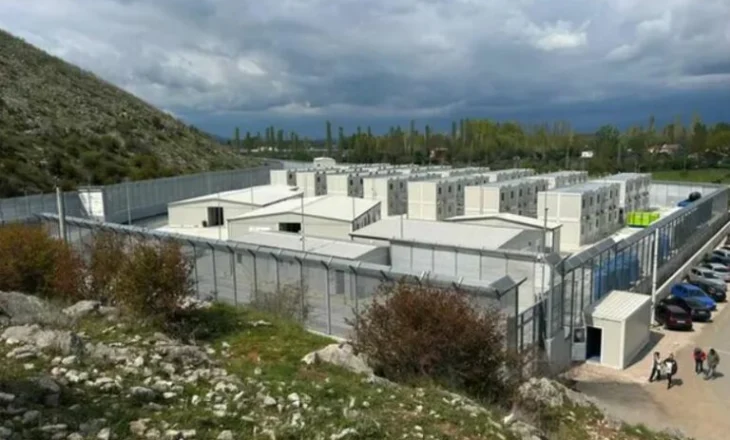Eurodeputetët italianë kërkojnë ndërhyrje urgjente nga KE në kampin e Gjadrit: 35 ngjarje kritike në 13 ditë, 10…