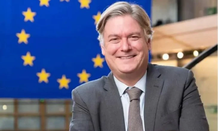Eurodeputeti: Rama, një kryeministër që përfaqëson “turpin e vendit”