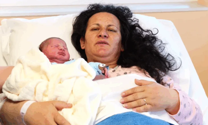 Fëmija i dytë me fekondim artificial, Rama: Mbështetja e qeverisë nuk ndalet për familjet e reja