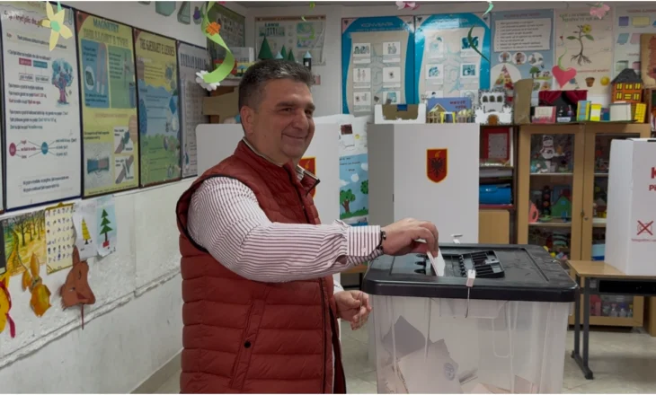 Fier – Kryebashkiaku Armando Subashi voton, bën thirrje për pjesëmarrje masive