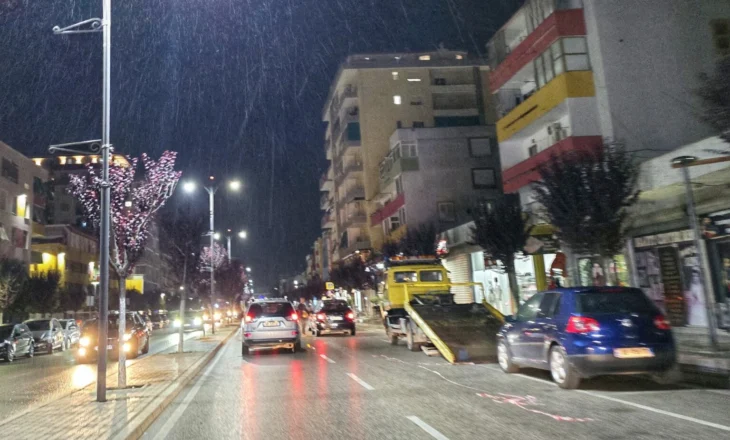 FIER – Largohen mjetet nga Rruga “Ramiz Aranitasi”, shkak etapa e fundit e Turit të Shqipërisë në çiklizëm