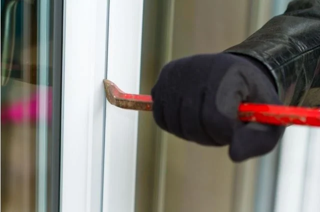 Finalizohet operacioni policor “Recently”/ Arrestohen në Velipojë dy të rinjtë, akuzohen për vjedhje dhe…