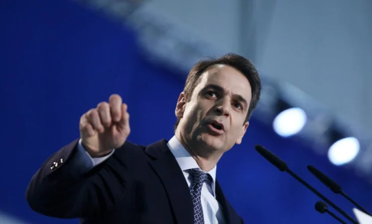 Financimet e dyshimta, hijet e skandalit tronditin partinë në pushtet të Mitsotakis