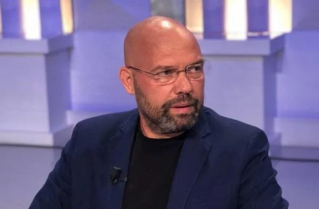 “Flamur Noka duhet të ishte në burg”, Manjani për lobimin në SHBA: Ku janë lekët në llogarinë e PD?