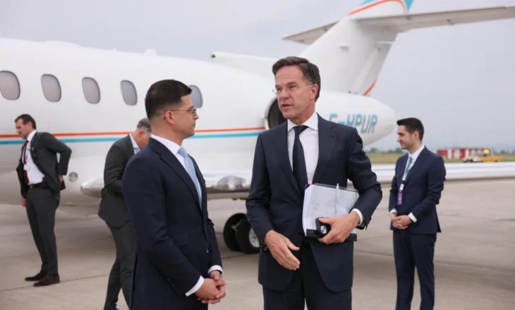 FOTO/ Sekretari i Përgjithshëm i NATO-s, Mark Rutte mbërrin në Tiranë për Samitin e Europës