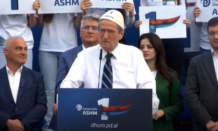FOTOLAJM/ Berisha shfaqet me plis në takimin e Mirditës: Kjo është java e njishave!