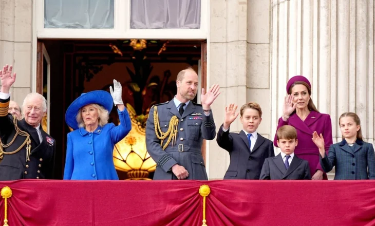 Fotot/ Ceremonia në Londër e Ditës së Fitores në Evropë, Princi Louis merr të gjithë vëmendjen