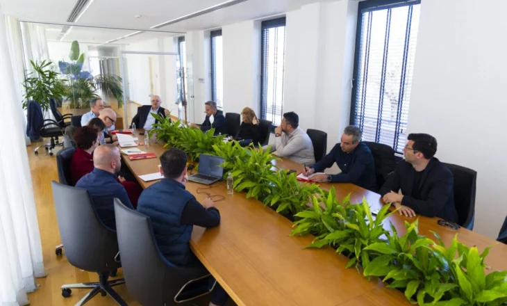 FSHF dhe Bashkia Kavajë do të rindërtojnë së bashku stadiumin e Besës, miratohet projekti fitues