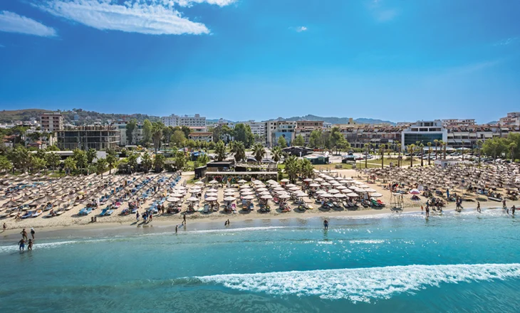Fundjavë me gjallëri në Durrës, gati për fluksin me turistë këtë sezon
