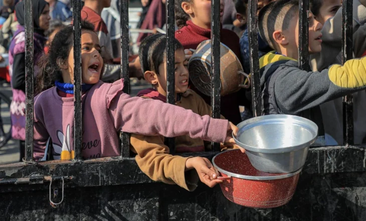 Gaza mes urisë dhe bombardimeve! OKB ngre alarmin: Ushqimi nuk po arrin te palestinezët!
