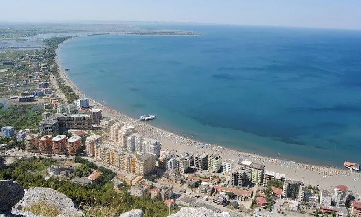 Gjendet i pajetë 37-vjeçari, dyshohet se u mbyt në Shëngjin