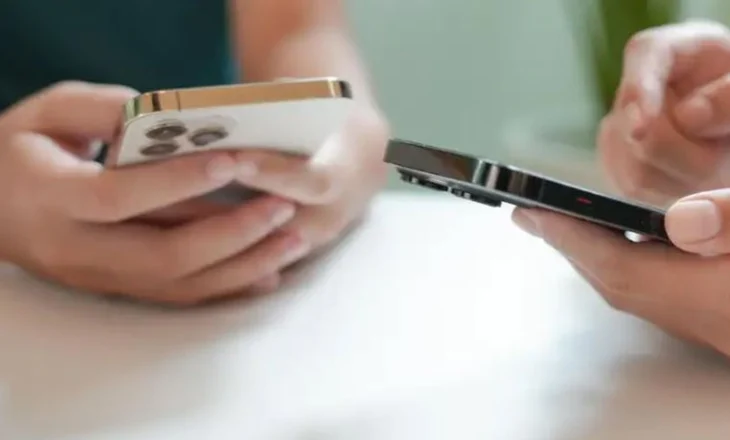 Gjenerata online: Smartphoni në majë të hundës