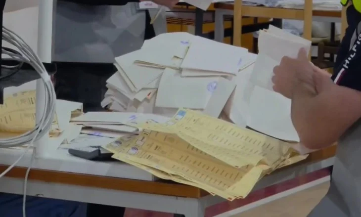Gjirokastër/ Numërohen 110 nga 198 kuti, PS sërish kryeson ndaj opozitës