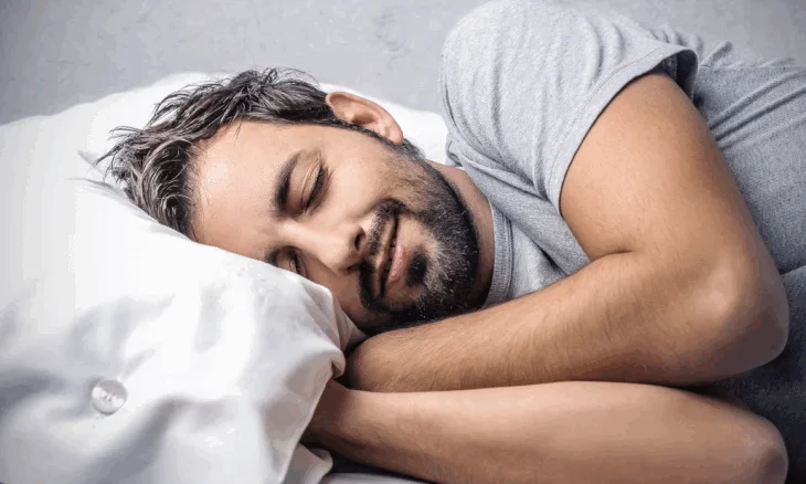 Gjumin cilësor nuk e vendos se kur ngriheni në mëngjes, por kur bini të flini