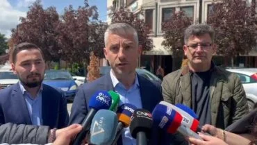 Gjykata caktoi “detyrim paraqitje” për të vëllanë, deputeti Nallbati: Nuk trembemi nga inskenimet, ai është kapedan…