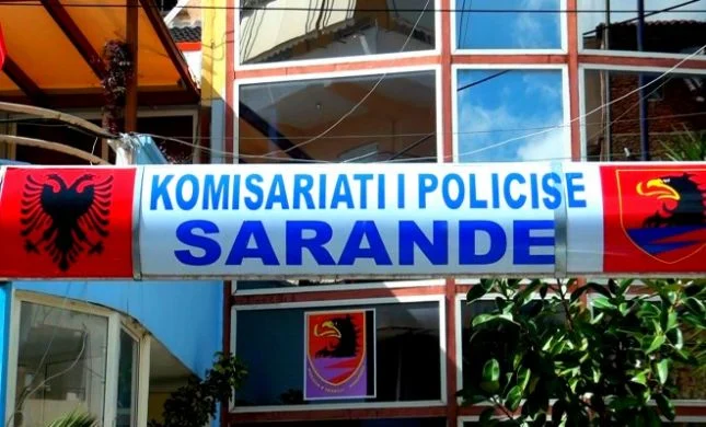 Grabiti dhe tentoi të përdhunonte shitësen e një dyqani, shpallet në kërkim