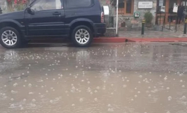 Greqi/ Stuhi dhe breshër në Kretë, përmbyten disa rrugë