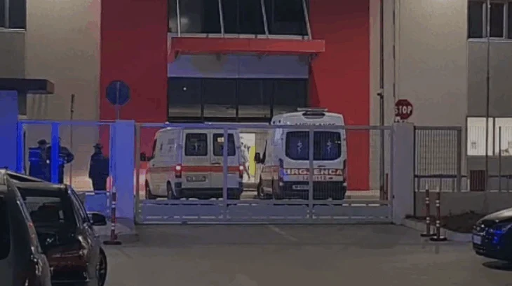 Gruaja humb jetën gjatë operacionit për ngushtim stomaku në Durrës, procedohet mjeku