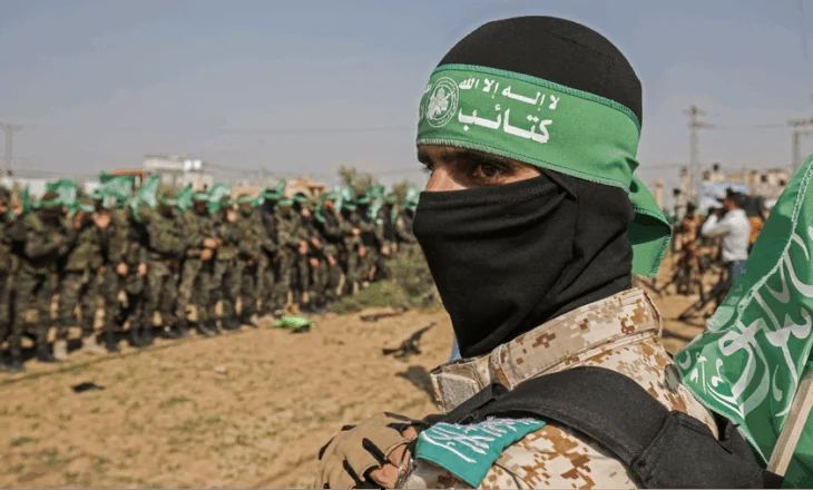 Hamas jep dritën jeshile për armëpushim: Do të lirojmë 10 pengje dhe 18 trupa në këmbim të të burgosurve