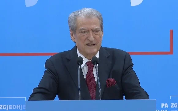 Hapja rrugë e një lidershipi të ri? Berisha: Dhashë dorëheqjen, erdhi Basha por…