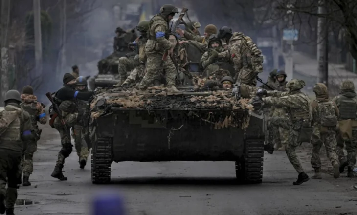 Historike! Ukraina dhe Rusia realizojnë shkëmbimin më të madh të të burgosurve që nga nisja e luftës