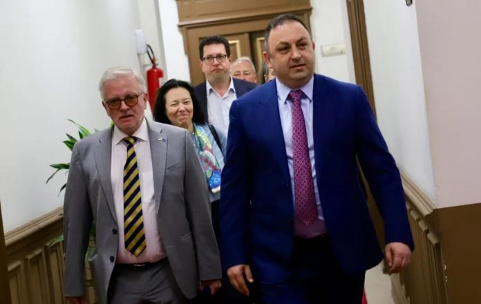 Hoxha pret delegacionin e PE: Angazhim për proces zgjedhor me standardet më të mira