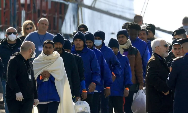 HRW: BE-ja dhe Britania s’duhet ta përdorin Ballkanin si magazinë për migrantë