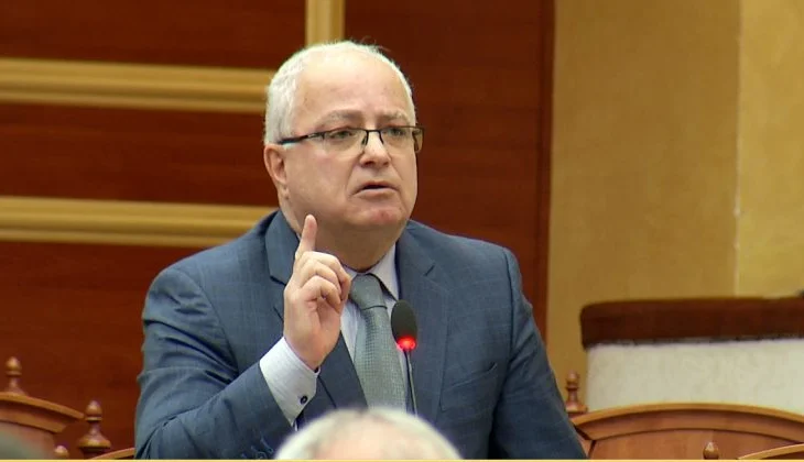 “Humbje e madhe” për politikën, tërhiqet pas dështimit në Korçë Edmond Spaho, ja mesazhi për demokratët