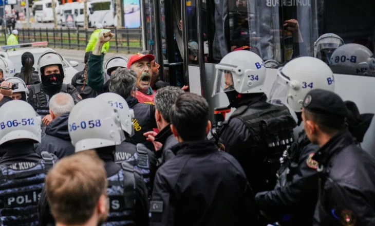 Incidente në marshimet e 1 Majit në Stamboll, policia përleshet me protestuesit, më shumë se 400 të arrestuar