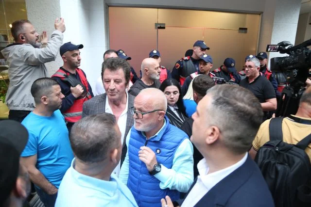 Incidenti te “Petro Nini”, reagon policia: Nuk u gjetën materiale kompromentuese