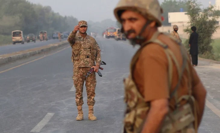 India dhe Pakistani kanë një histori të tensionuar prej vitesh, si nisën luftërat më parë
