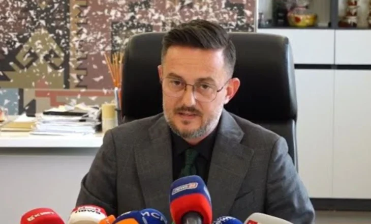 Infektimi i 17 fëmijëve me salmonelë në Gramsh, kryebashkiaku Ajazi: Ushqimi furnizohet nga një kompani dhe gatuhet në kopsht