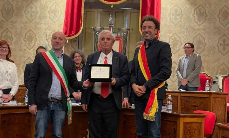 Itali/ Bashkia e Fermos i jep titullin “Qytetar Nderi” studiuesit Mark Palnikaj