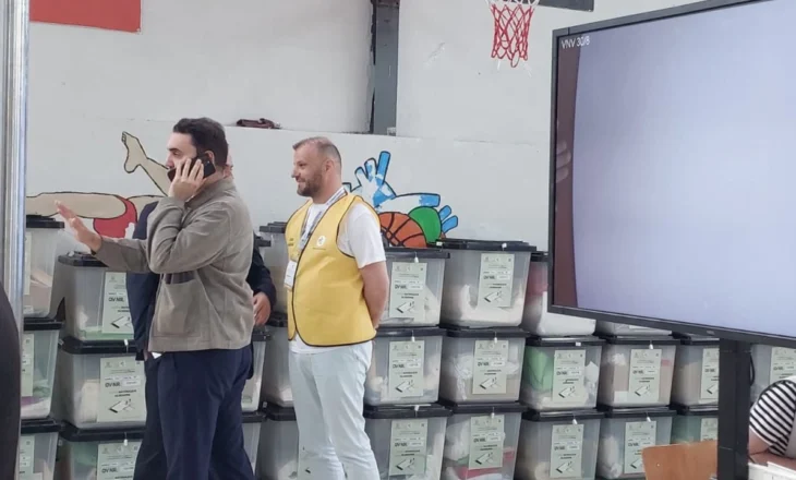 “Kaluan perimetrin e sigurisë dhe më goditën”, flet sekretari i KZAZ-së 30: Ishin njerëzit e Rakipit, nuk na dhanë mundësi të shqyrtonim votën