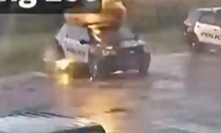 Kamerat e sigurisë regjistrojnë momentin kur rrufeja godet veturën e policisë në Oklahoma