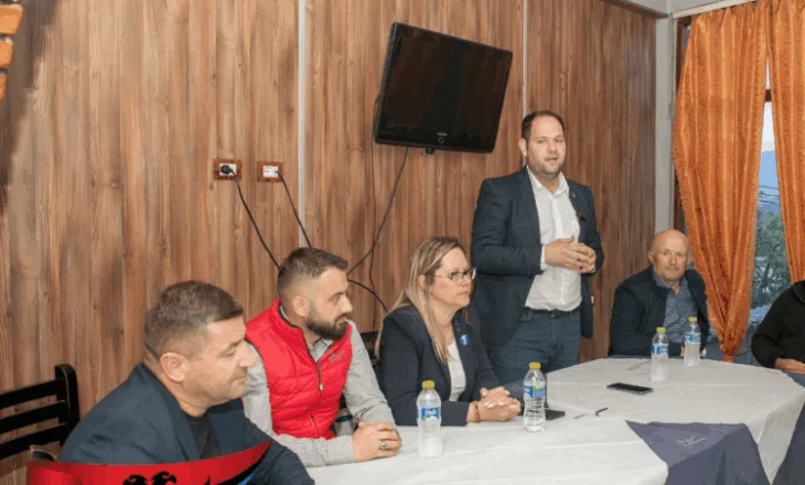Kandidatët e PD në Korçë akuzojnë njëri-tjetrin: Nuk çirrej për partinë, por për…