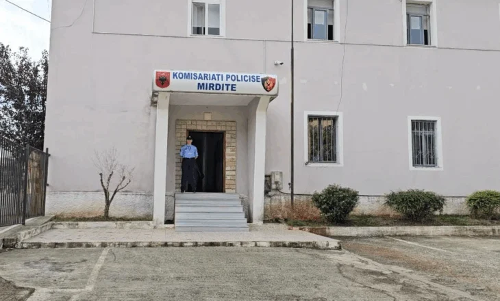 Kapën socialistët duke blerë vota, policia arreston bashkëshortin e kandidates së PD!