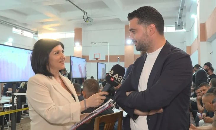 Kavaja bëhet blu, kryebashkiaku Qosja: Gati të bashkëpunojmë me qeverinë e majtë