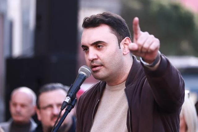 Këlliçi denoncon uzurpimin e ambjenteve të shkollës ‘Skënder Luarasi’ nga Ilirjan Engjëlli: PD do të trajtojë si terroristë elektoralë