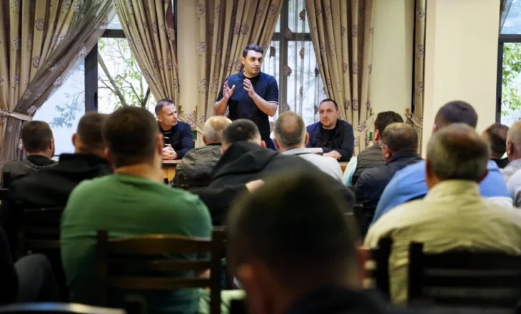 Këlliçi me qytetarët në Ndroq: Qëndresa juaj është shembulli se si qytetarët e lirë nuk i nënshtrohen një regjimi