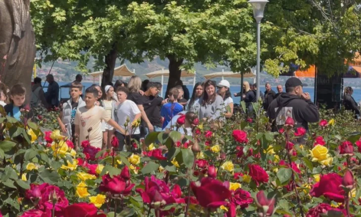 Kërkesa nga turistët e BE, Pogradeci zyrtarisht në sezon