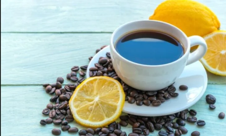 Keshilla per njollat ne fytyre duke perdorur kafe dhe limon