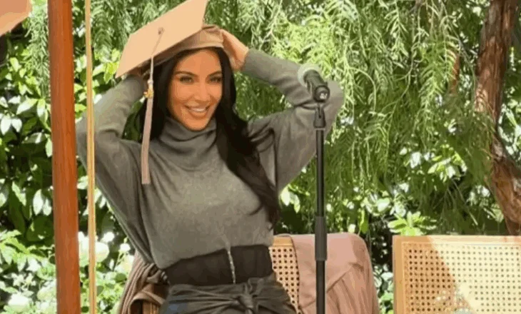 Kim Kardashian diplomohet për drejtësi pas gjashtë vitesh studime