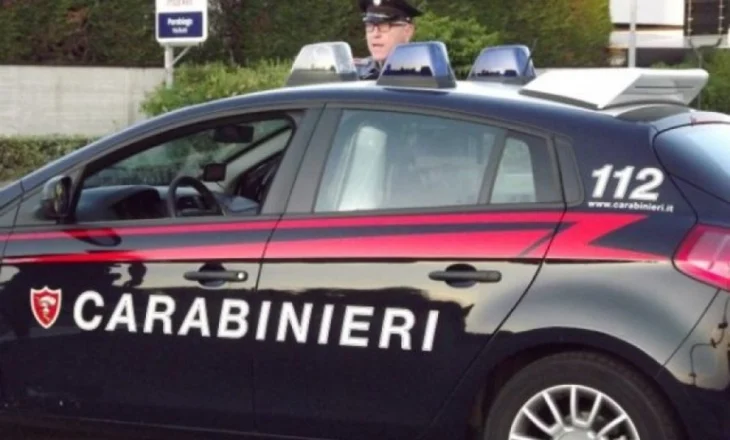 Kishte shkuar në Itali si turist, kapet duke shpërndarë drogë 19-vjeçari shqiptar, në makinë kishte instaluar një sistem antipërgjimi